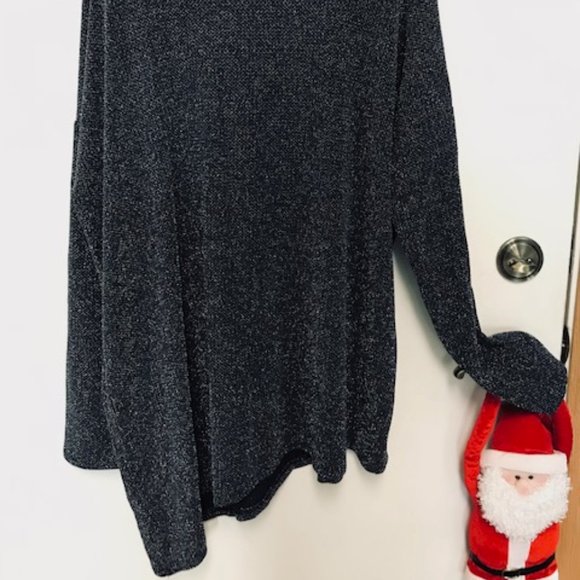 DIANE GILMAN LINED NAVY W/SPARKLING SILVER ASYMETRICAL TOP - Picture 4 of 4